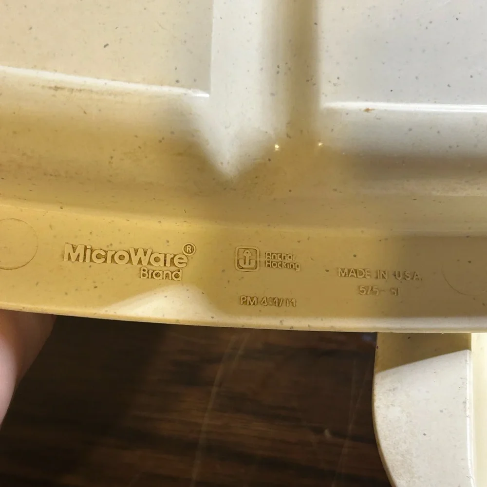 Anchor Hocking MicroWare Versatility 4C. Bowl With Divided Cover #PM481-T1